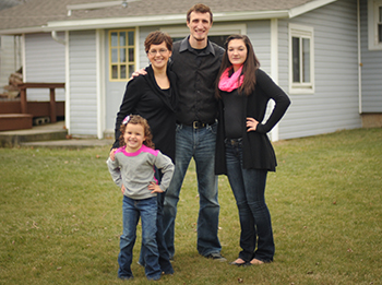 Megan Morris '07 and family