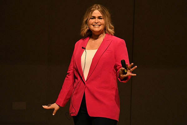 During Forum, Amanda (Fogle ‘05) Sigmon offered practical steps for building a growth mindset using the acronym GRIT.