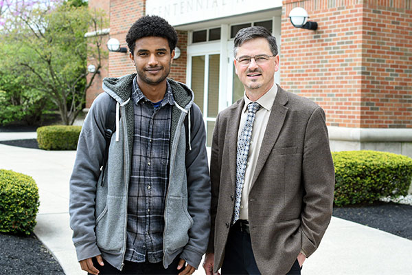 Ermias Assefa '22 and math prof Steve Harnish